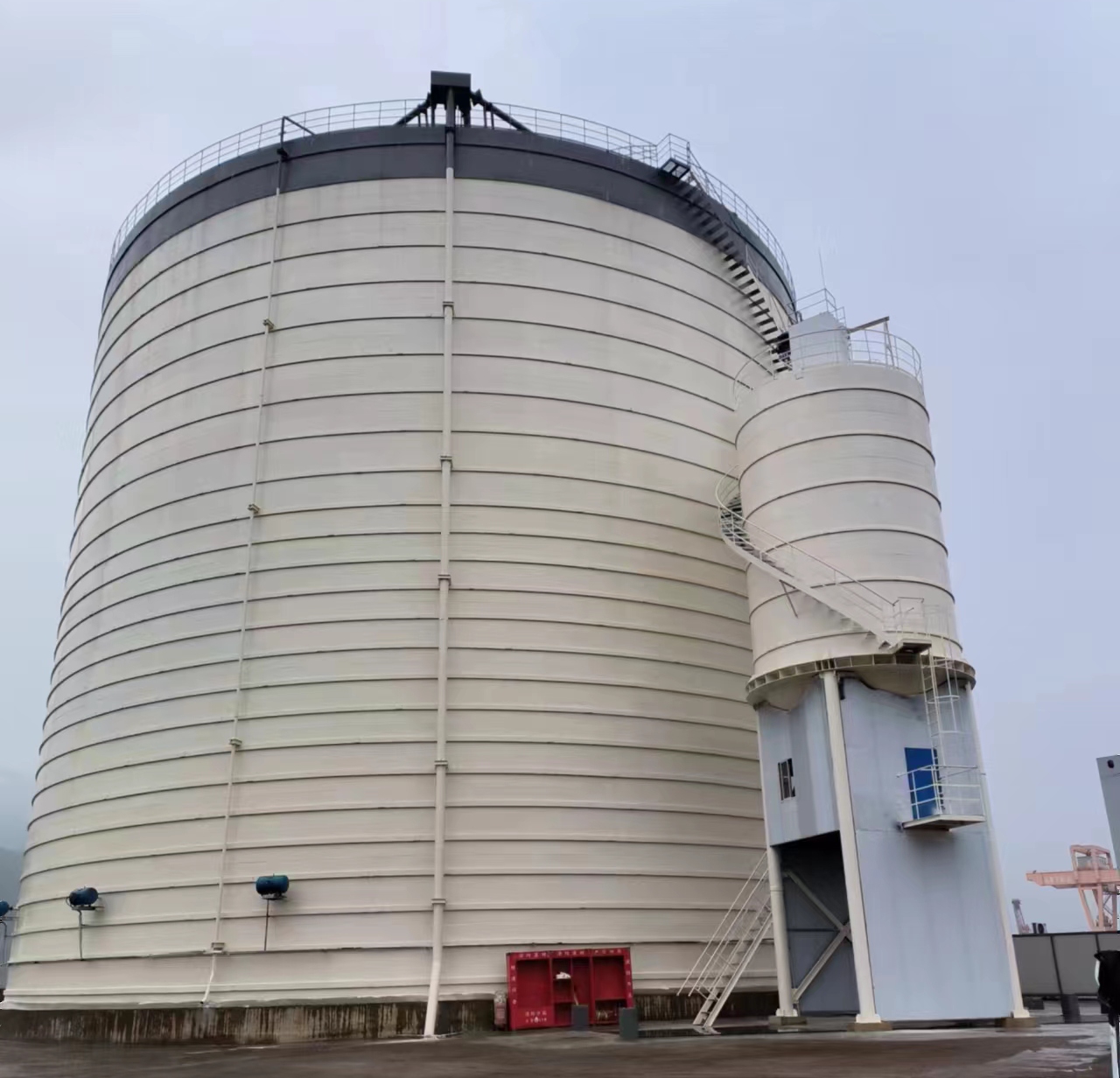 都兰10万吨水泥钢板库